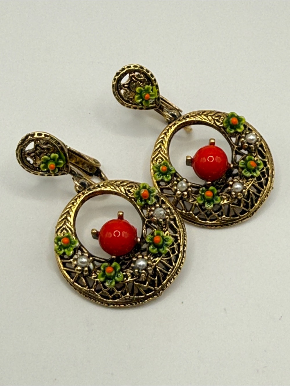 Vintage Gold Tone Filigree Red Green Flower Clip On Dangle Drop Earrings